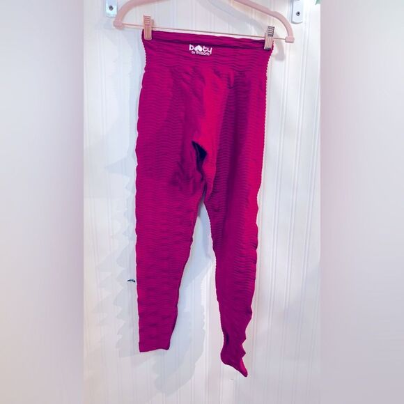 Booty by brabants Vibrant Pink Textured Leggings OS - Picture 4 of 7